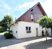 Freistehendes Einfamilienhaus mit Garten und Garage - Kranenburg