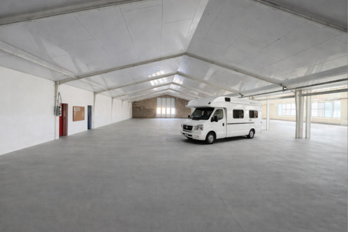 Foto - Sichere & trockene Hallen-Stellplätze für Wohnmobile Camper