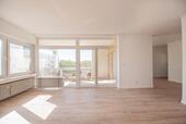 Foto - Erstbezug nach Sanierung: Viereinhalbzimmer-Wohnung in Bad Hombu