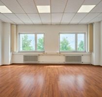 TOP BÜRO IN FRIEDRICHSDORF – TEEKÜCHE, STARKSTROM-Ab 2EURm²!*