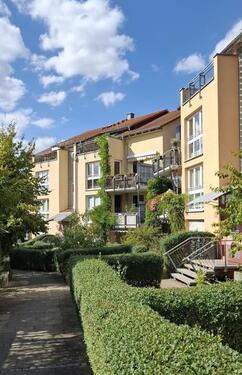Foto - 2-Zimmer-Whg - TOP Lage - Balkon & Stellplatz - RENOVIERT