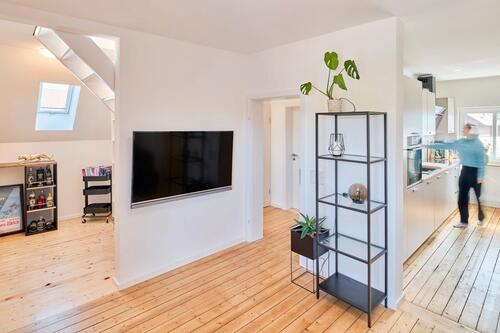 Foto - Kernsaniertes Maisonettewohnung - 2,5 Etagen voller Charme & Stil