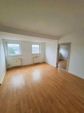 Foto - Tolle 3-Raum-DG-Wohnung mit EBK in Altchemnitz - Frisch Renoviert !!