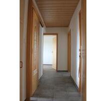 schöne 3-Raum-Wohnung mit Einbauküche, komplette Möbel möglich - Hohenstein-Ernstthal