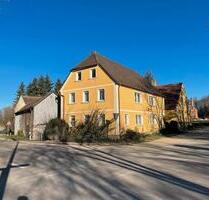 Großes Anwesen mit Nebengebäuden - Ippesheim