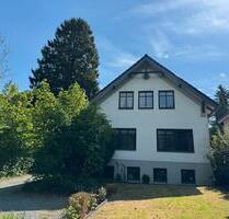 Charmantes Zweifamilienhaus mit Souterrain-Apartment zu verkaufen - Schleswig