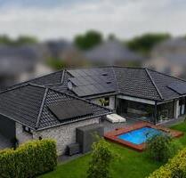 Exklusiver Winkelbungalow mit geh. Ausstattung, Pool & PV-Anlage - Harrislee