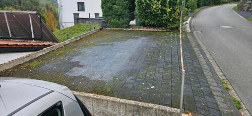 Foto - Parkplatz Stellplatz für PKW, Wohnwagen oder Anhänger