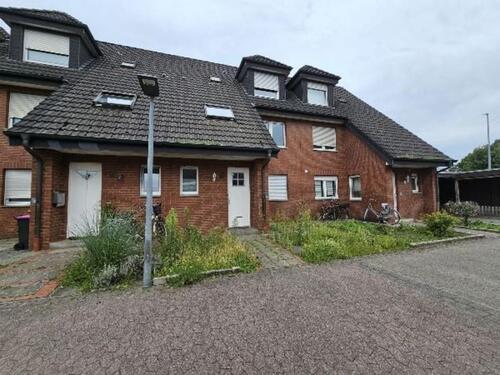 Foto - Reihenhaus mit Wohnzimmer,Küche,4 Schlafzimmern,2 Bäder,Carport,