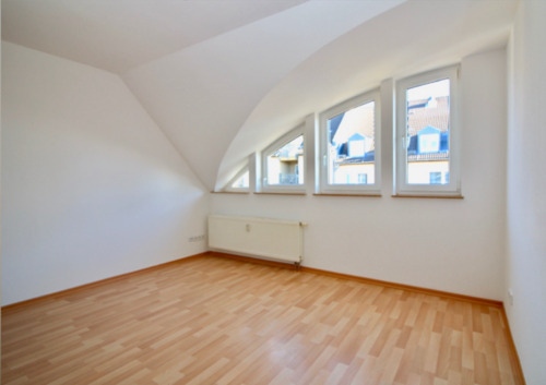 Foto - Helle 2-Raum-Whg. mit EBK frei !!