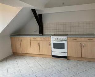 Gemütlich und helle, 3-Raum Wohnung im DG - Weißenfels