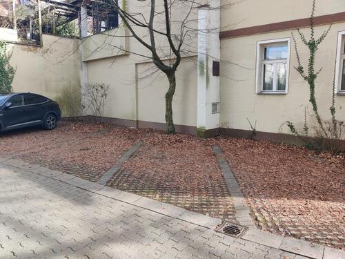 Foto - Zentraler & sicherer Parkplatz Kfz Stellplatz Harburgerstraße