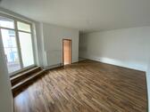 Foto - Frisch renoviert, sofort beziebar, hell, Sonnenbalkon, 1. OG