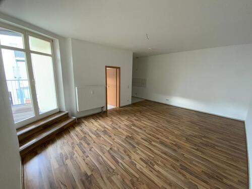 Foto - Frisch renoviert, sofort beziebar, hell, Sonnenbalkon, 1. OG