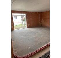 Hauscharakter! - Exklusive Neubau Maisonettewohnung mit Garten - Barbing