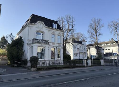 Foto - Arnsberg-Neheim: Helle Büro- Praxisfläche (ca. 145m²) mit hohen Decken, Aufzug und Altbaucharakter