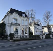 Arnsberg-Neheim: Helle Büro- Praxisfläche (ca. 145m²) mit hohen Decken, Aufzug und Altbaucharakter