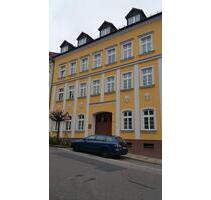 Schöne, helle 3-Zimmer Dachgeschosswohnung in zentraler Lage mit Stellplatz - Hohenstein-Ernstthal