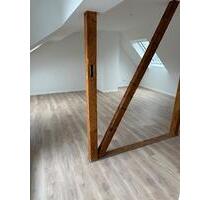 Moderne Dachgeschosswohnung mit Loggia - Oberhausen Rothebusch