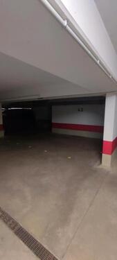 Foto - Tiefgaragenplatz in der Quagliostraße 14 zu vermieten