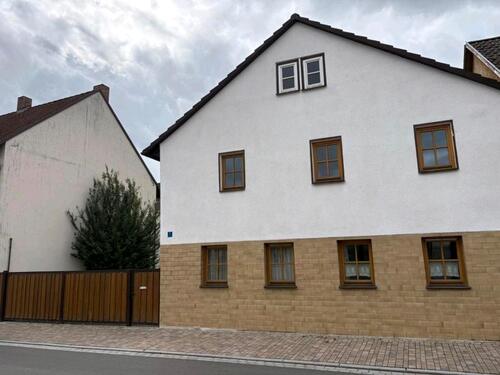 Foto - Großzügiges Einfamilienhaus mit Ausbaupotenzial