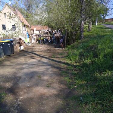 Foto - Haus im Dornröschenschlaf. - 75,00 EUR Kaltmiete,