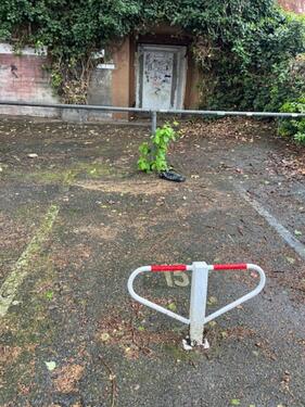 Foto - Stellplatz Parkplatz PKW Oberhausen Sterkrade HBF abschließbar