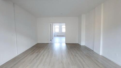 Foto - Großzügige 5-Zimmer- Wohnung mit Stellplatz