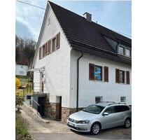 Solide Doppelhaushälfte mit 4 Zimmern in Siegen-Eiserfeld