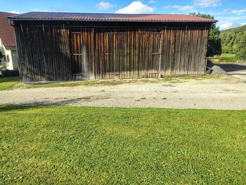 Foto - Wohnwagenstellplatz in abschließbarer Halle
