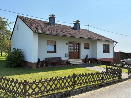 Foto - Freistehendes Einfamilienhaus mit Fernblick, 4.300m² Grundstück