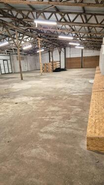 Foto - Lagerhalle ca. 385 m² – mit Rampe, Rolltor & Strom – Brokstedt
