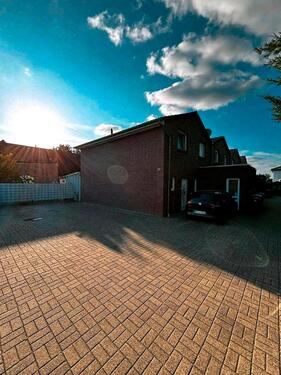 Foto - Gepflegtes Reihenendhaus mit Garten und XXL-Garage