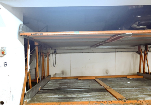 Foto - Tiefgarage Stellplatz in Mannheim-Neckarau, direkt gegenüber Bahn