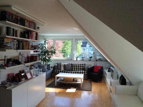 Foto - Helle Dachgeschosswohnung in zentraler Lage am Herminghauspark