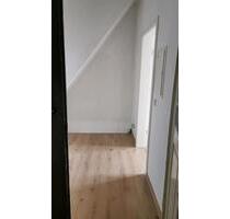 2 Raum Dachgeschoß Wohnung - 320,00&nbsp;EUR Kaltmiete, ca.&nbsp; 42,00&nbsp;m&sup2; in Hohenstein-Ernstthal (PLZ: 09337)