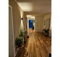 Moderne Penthouse Wohnung - 2.100,00 EUR Kaltmiete, ca.  145,00 m² in Mühlheim am Main (PLZ: 63165)