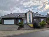 Foto - Einfamilienhaus mit Doppelgarage