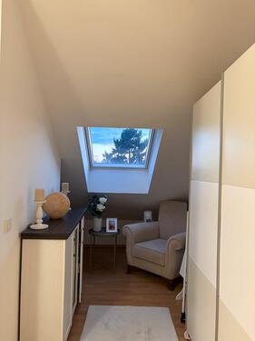 Foto - Helle 1-Zimmer-Dachgeschosswohnung in Neu-Isenburg