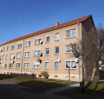 Frisch sanierte 3 Raum Wohnung mit Einbauküche - Klipphausen