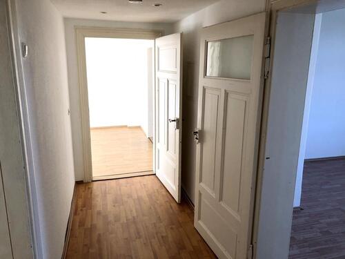 Foto - Helle 3-Raum-Wohnung im sanierten Altbau – ca. 80 m², 2. OG