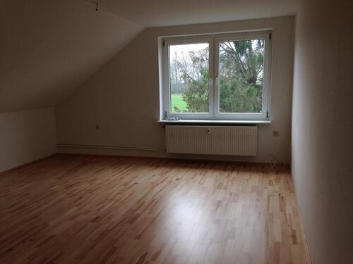 Foto - 4 Zimmer Dachgeschoßwohnung zur Miete in Beckdorf