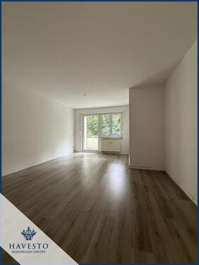 Foto - Renovierte 2-Raum Wohnung mit Balkon, Neuer Einbauküche & Stellplatz!