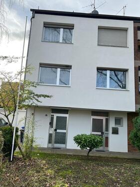 Foto - Einfamilienhaus 6 Zimmer in Neuss Norf zu vermieten