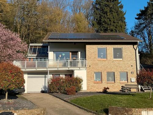 Foto - Einfamilienhaus mit Einliegerwohnung