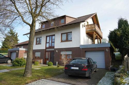 Foto - Neu renovierte Mietwohnung 1 OG 3Zimmer,Einbauküche,Bad Balkon.