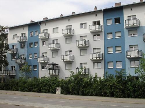 Foto - Jetzt zugreifen: Renovierte 2-Zimmer-Wohnung mit Balkon in Stadtnähe!