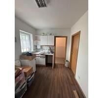 Lagerhalle - 600,00&nbsp;EUR Kaltmiete, ca.&nbsp; 90,00&nbsp;m&sup2; in Solingen (PLZ: 42659) Burg