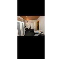 ZU VERMIETEN 1 ZIMMER 500 Euro - 600,00&nbsp;EUR Kaltmiete, ca.&nbsp; 35,00&nbsp;m&sup2; in Bremen (PLZ: 28239) Gröpelingen