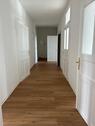 Foto - Neu renovierte 5-Zimmer-Wohnung mit Balkon, Abstellraum und geräumigem Flur, perfekt WG geeignet, EBK möglich!!